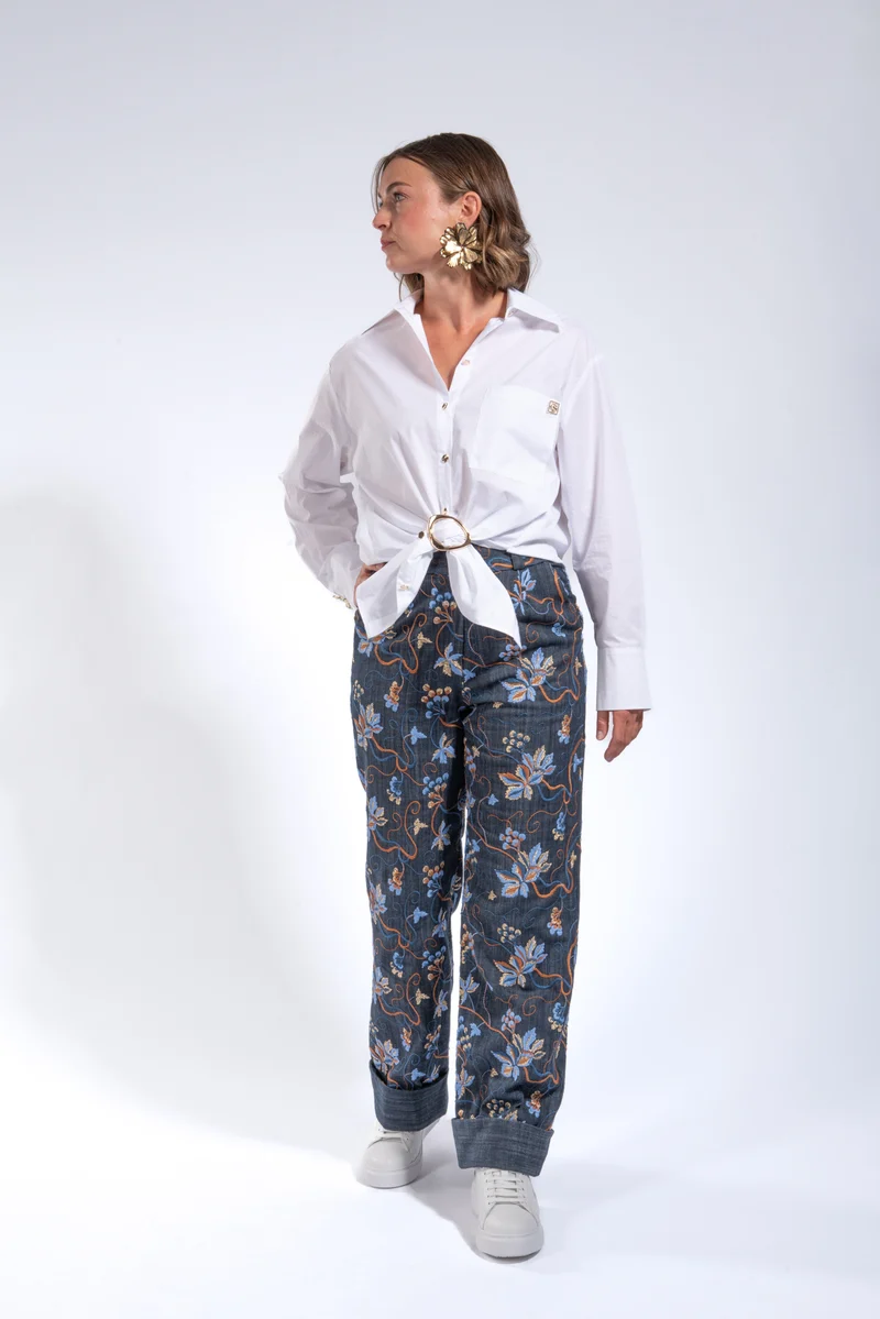 Oversized Hemdbluse aus Popelin - mit Brosche zum Knoten