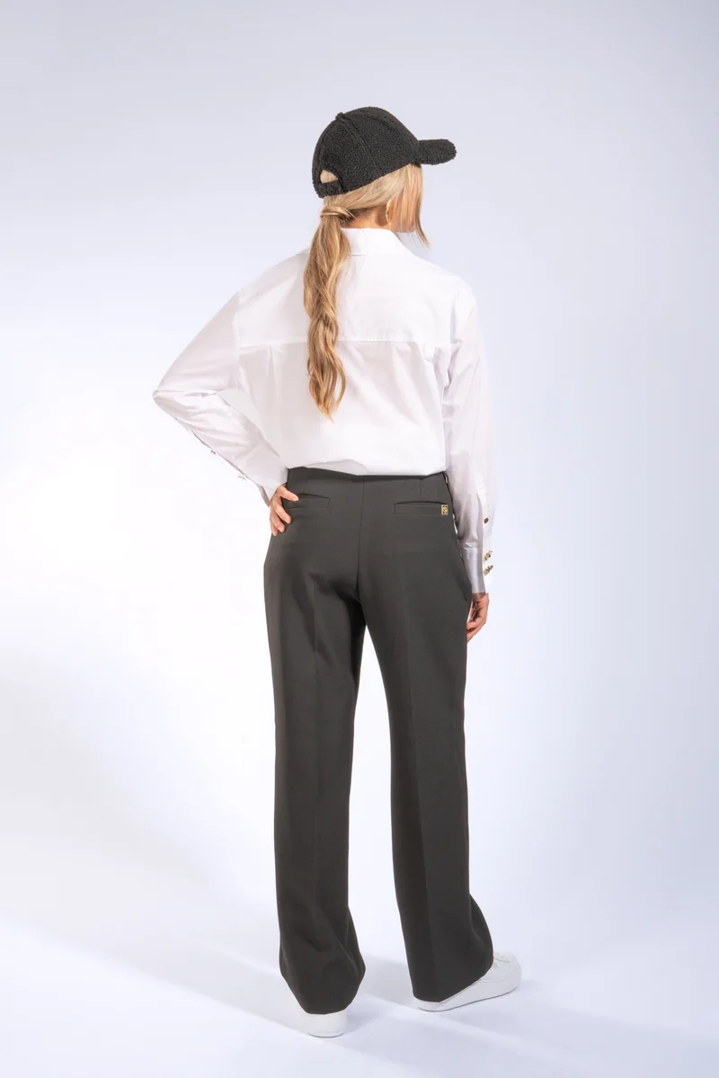 Oversized Hemdbluse aus Popelin - mit Brosche zum Knoten