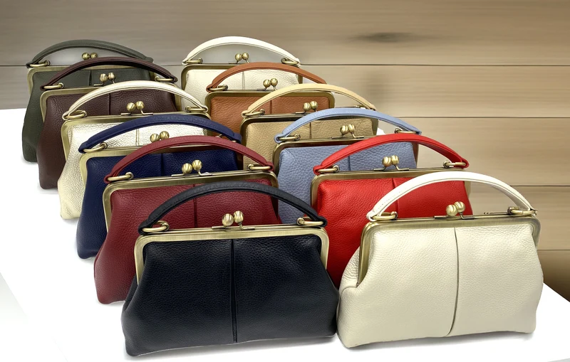 Leder Umhängetasche und Henkeltasche im Retrostil „Kleine Olive“ in Violet