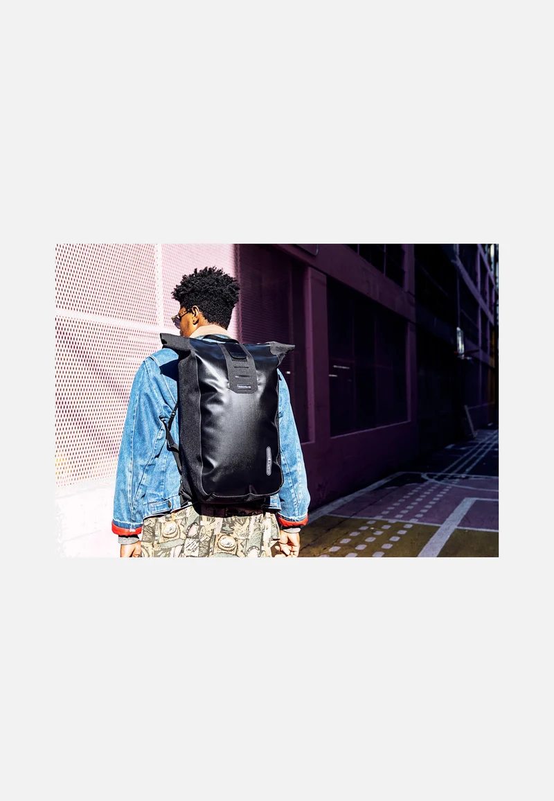 Velocity 23L Schwarz - Rolltop Rucksack