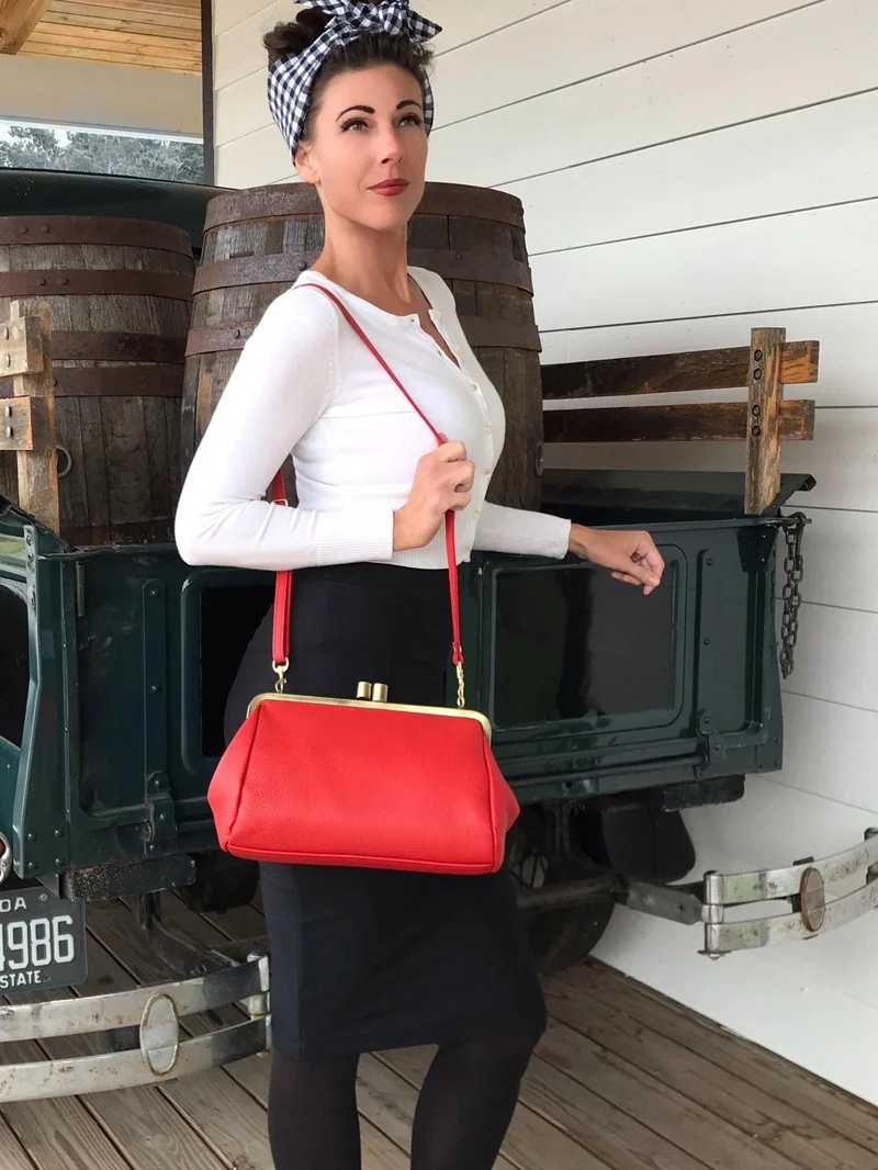 Braune Schulter-Clutch Tasche mit Schnappverschluss – Personalisierbare Handtasche "Dakota"