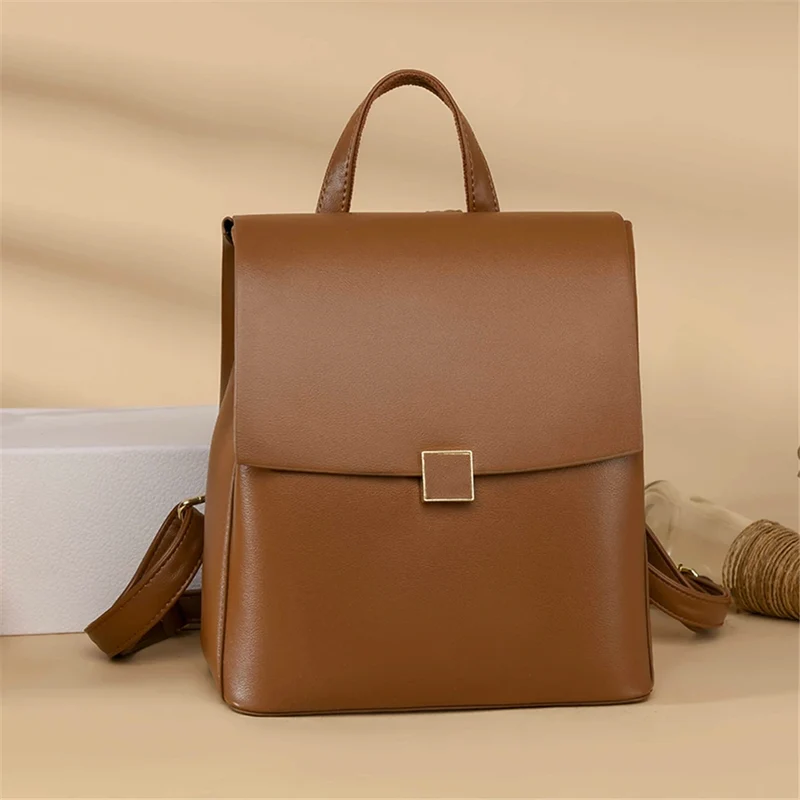 MODERN Kleiner Rucksack aus veganem Leder