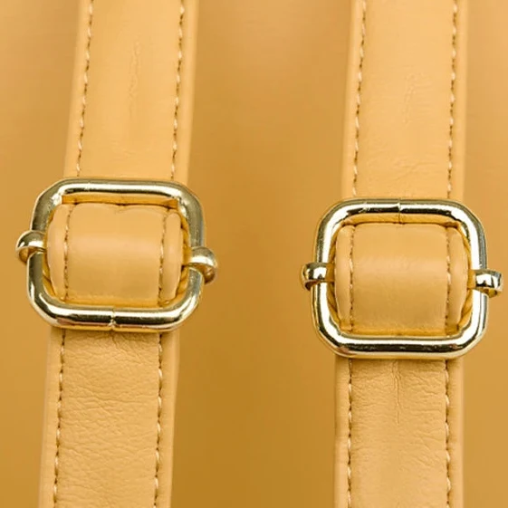 MODERN Kleiner Rucksack aus veganem Leder