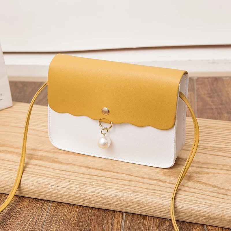 MODERNE Handtasche aus veganem Leder mit Schultergurt