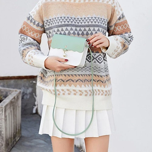 MODERNE Handtasche aus veganem Leder mit Schultergurt