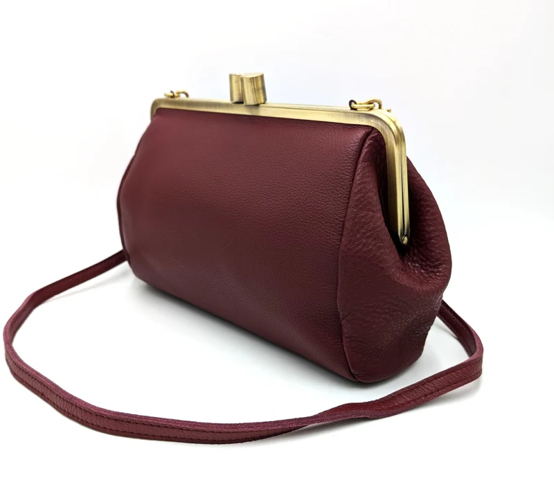 Große Clutch Damen Umhängetasche Leder in dunkelrot, Vintage Handtasche "Dakota"