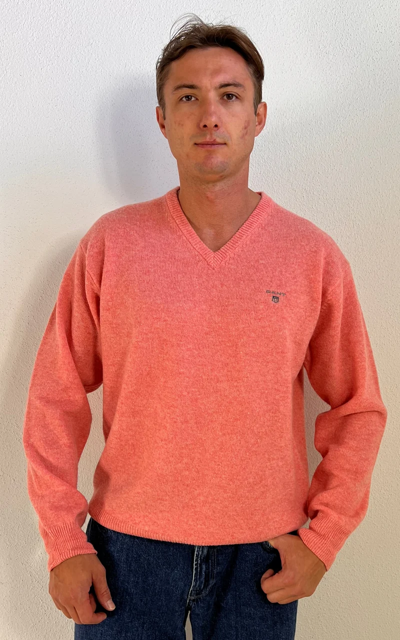 GANT MENS Lambswool V-Neck Sweater – Coral Pink