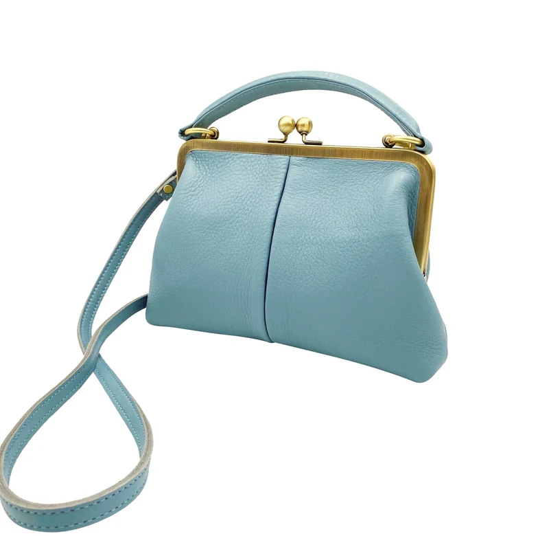 Kleine Damen Ledertasche "Kleine Olive" - Hellblau | Umhängetasche | Bügeltasche | Retro