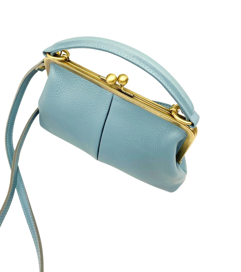 Kleine Damen Ledertasche "Kleine Olive" - Hellblau | Umhängetasche | Bügeltasche | Retro