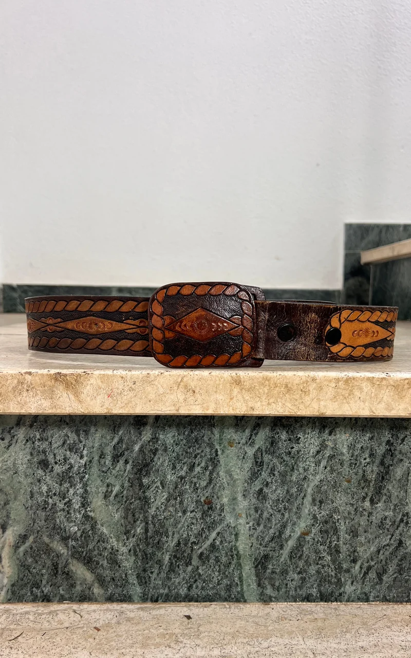 Vintage MENS 70s Tooled Leather Belt