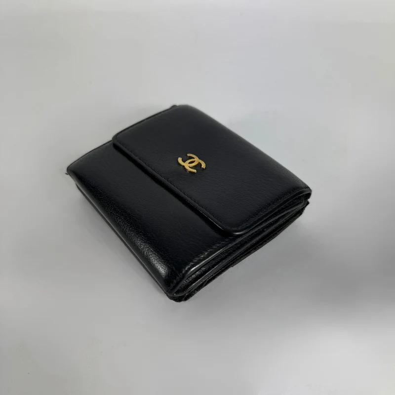 Chanel Coco Mark Kompakte Dreifach-Geldbörse