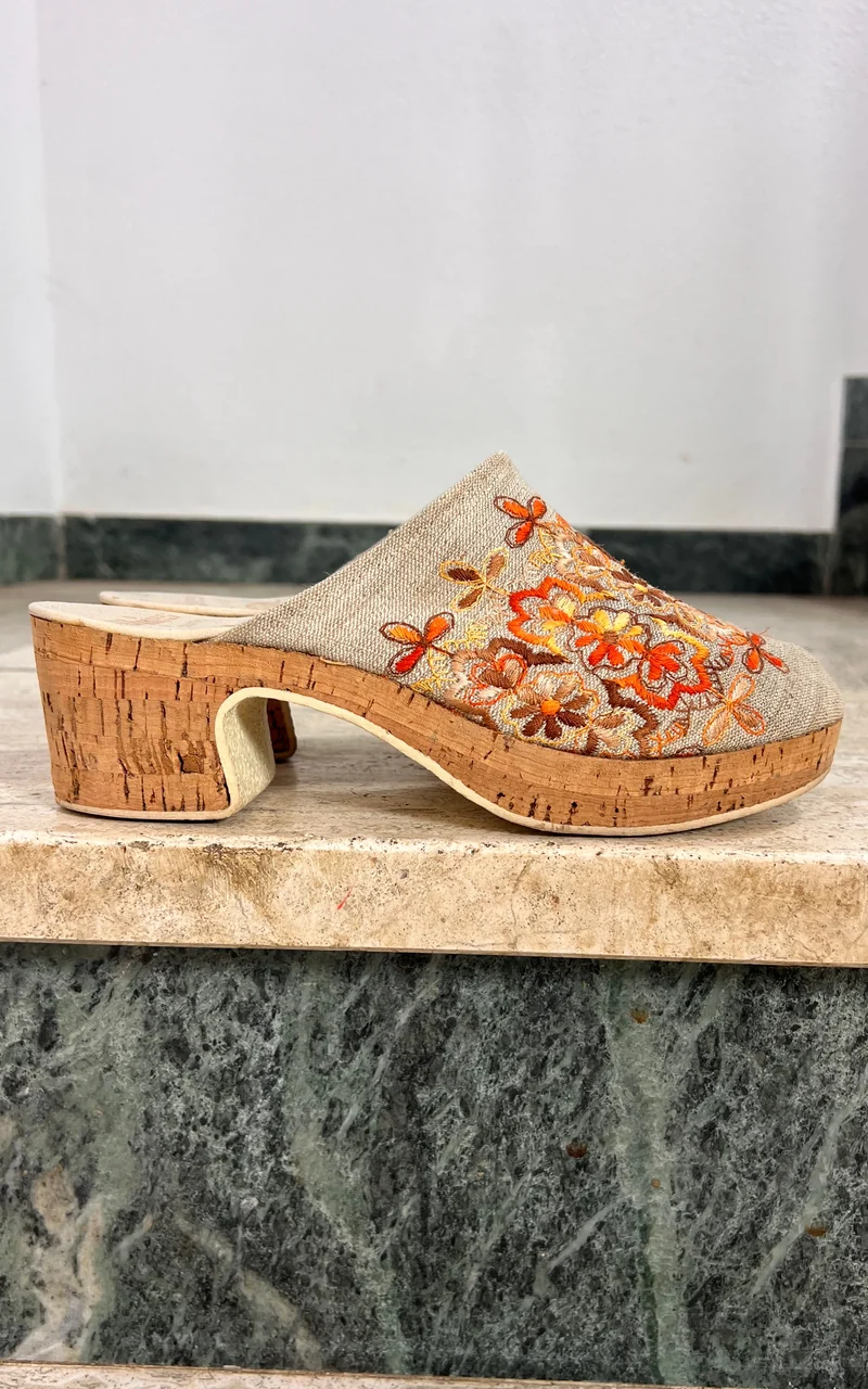 Vintage 1970s Embroidered Platform Clogs 38