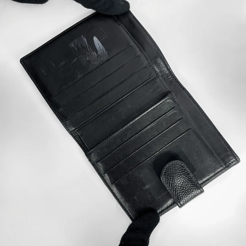 Chanel Caviar Timeless CC Wallet in Schwarz