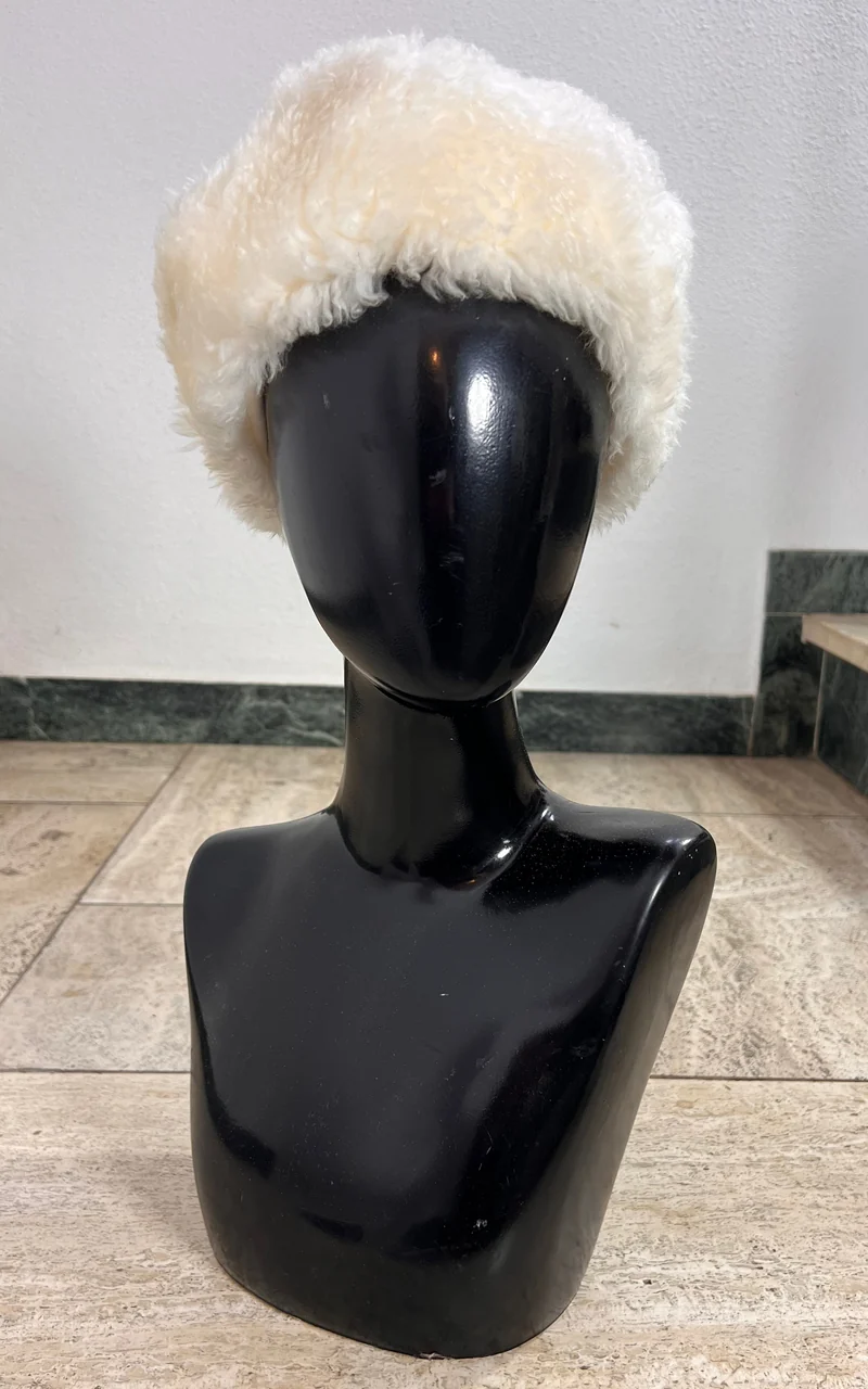 Vintage 70s Cream Shearling Hat – Made in Italy