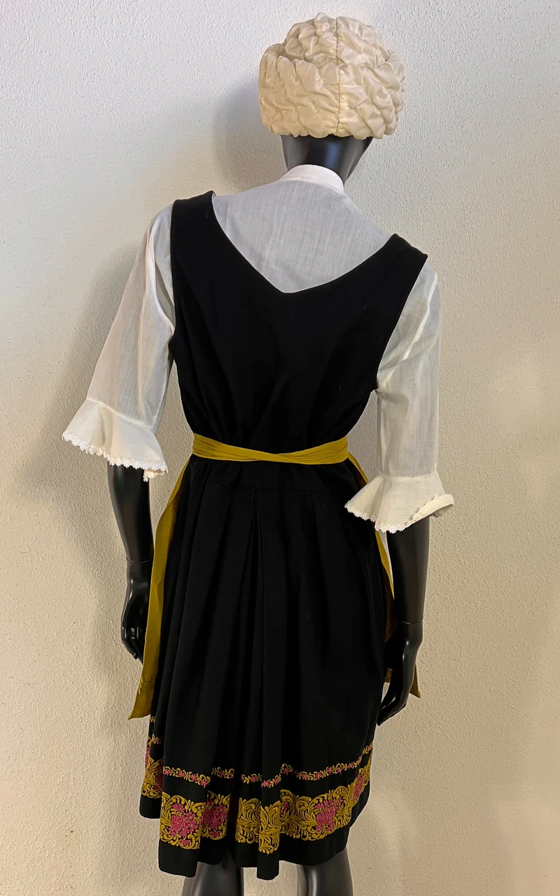 Vintage 70s Rose Dirndl Bavarian Dress Set