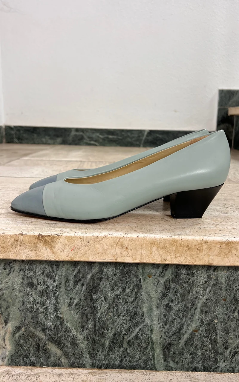 Vintage Elegance Paris Pumps 40