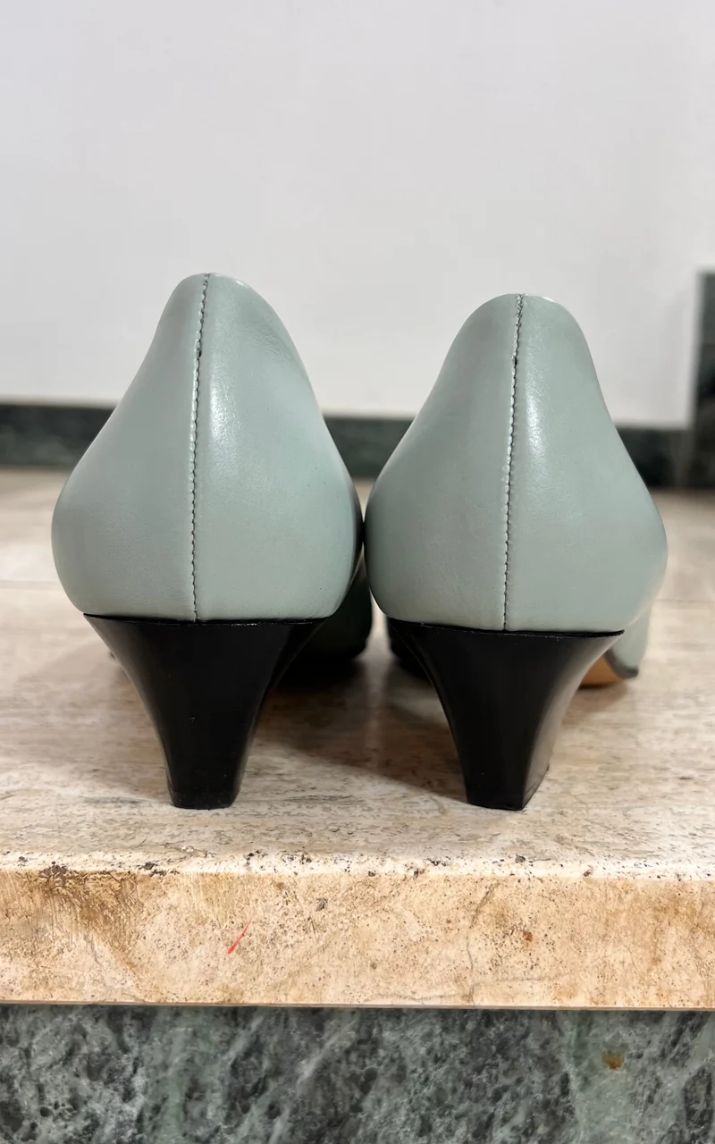 Vintage Elegance Paris Pumps 40