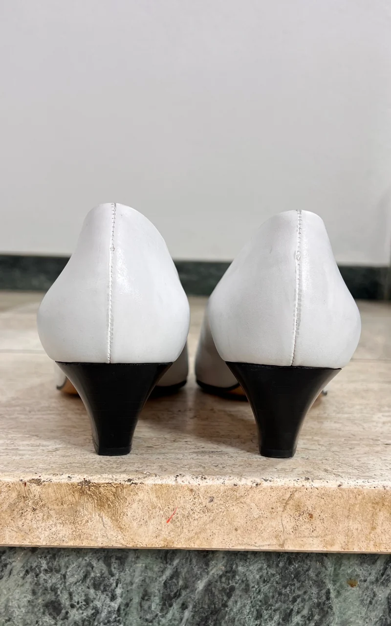 Vintage Elegance Paris Pumps 40
