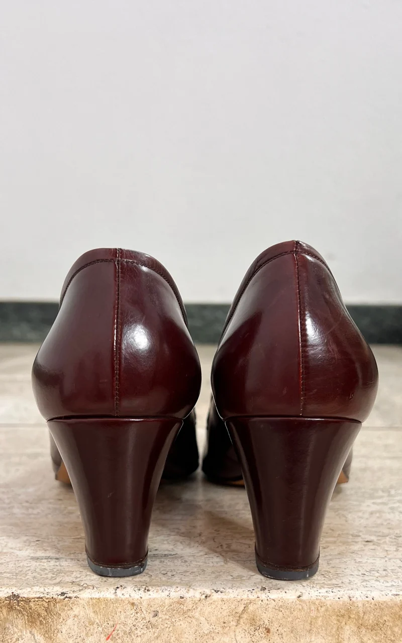 Vintage 70s Handmade Riccioni Burgundy Pumps 39