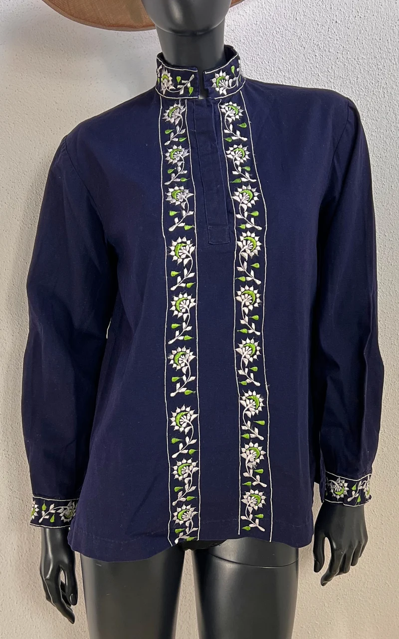 Vintage 70s Embroidered Floral Trim Shirt