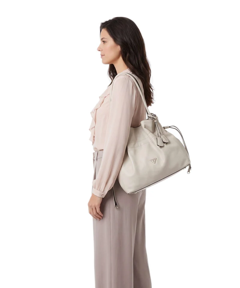 Guess Karima Bucket Handtasche bone