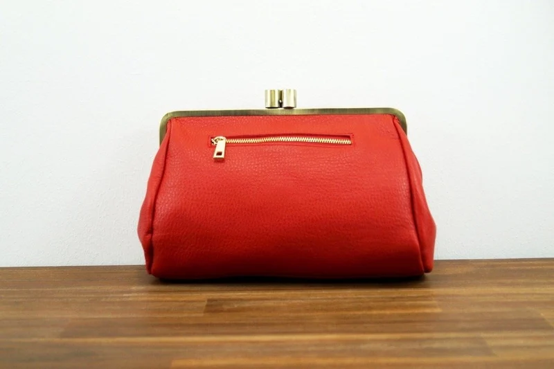 Vintage Leder Handtasche, Vintage Clutch "Dakota" in rot, Ledertasche, Leder Schultertasche, Leder Tasche mit Klippverschluss