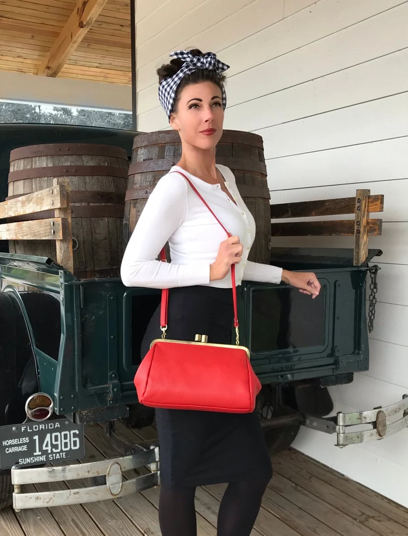 Vintage Leder Handtasche, Vintage Clutch "Dakota" in rot, Ledertasche, Leder Schultertasche, Leder Tasche mit Klippverschluss