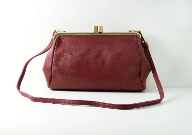 Vintage Leder Handtasche / Clutch Dakota in dunkelrot, Vintage, Damen, Ledertasche, Henkeltasche, Handtasche, Schultertasche, echt leder