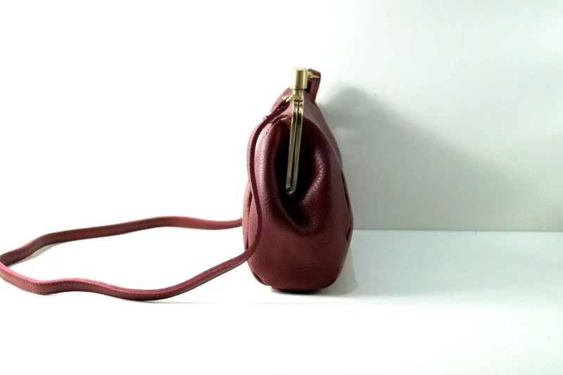 Vintage Leder Handtasche / Clutch Dakota in dunkelrot, Vintage, Damen, Ledertasche, Henkeltasche, Handtasche, Schultertasche, echt leder