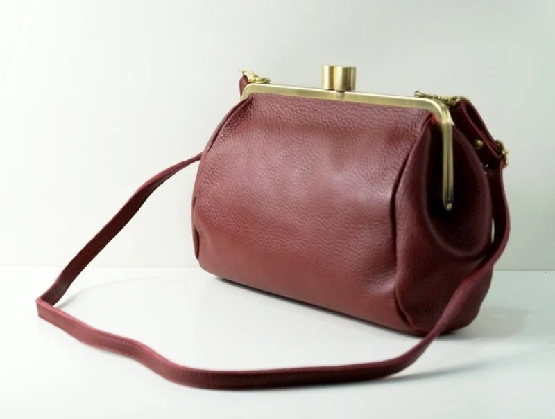 Vintage Leder Handtasche / Clutch Dakota in dunkelrot, Vintage, Damen, Ledertasche, Henkeltasche, Handtasche, Schultertasche, echt leder