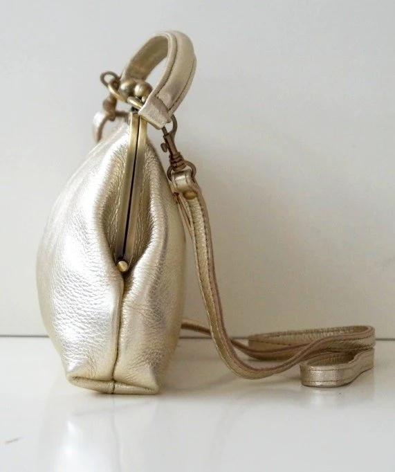 Leder Umhängetasche Damen - Kleine Olive in Gold - Ledertasche, Henkeltasche, Schultertasche - Retro-Stil