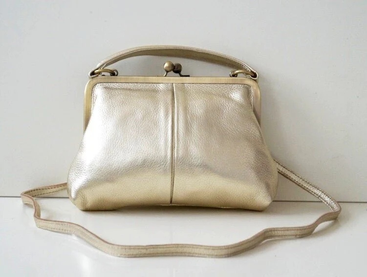 Leder Umhängetasche Damen - Kleine Olive in Gold - Ledertasche, Henkeltasche, Schultertasche - Retro-Stil