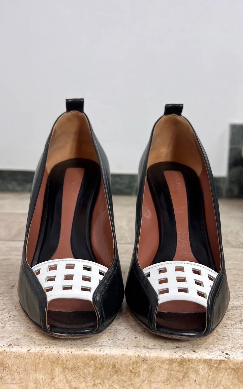 Elegant Sportmax Black and White Heels 41