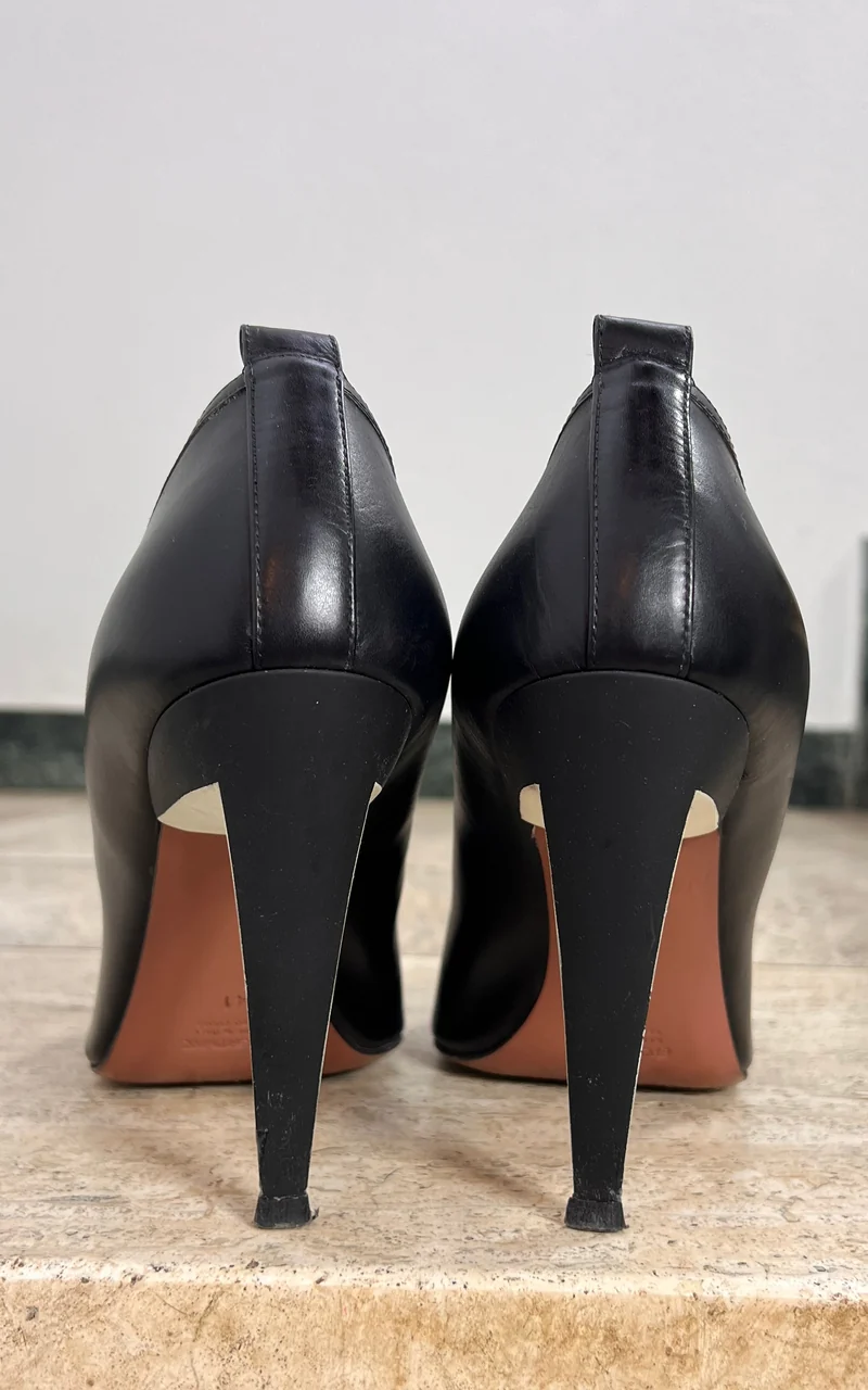 Elegant Sportmax Black and White Heels 41