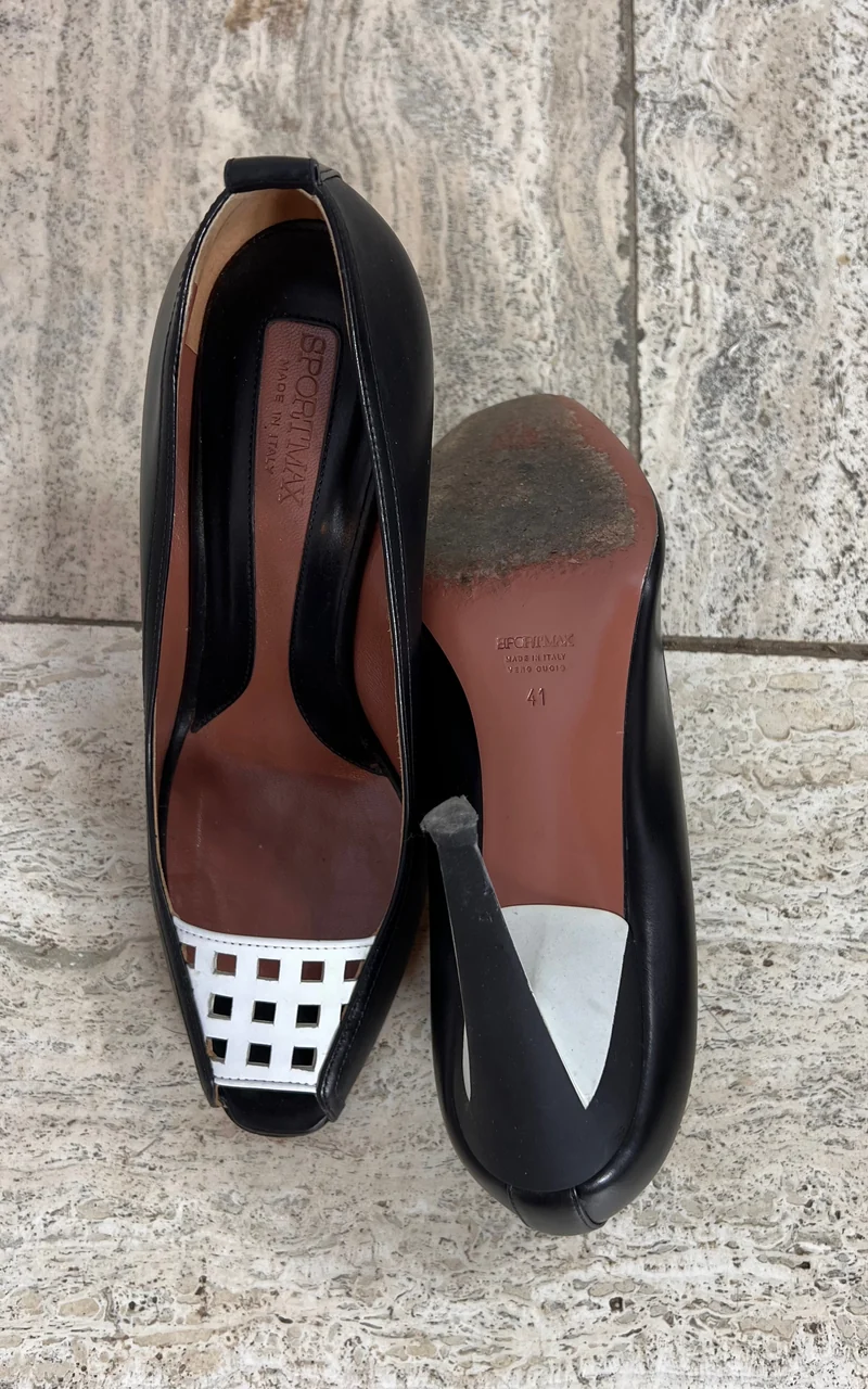 Elegant Sportmax Black and White Heels 41