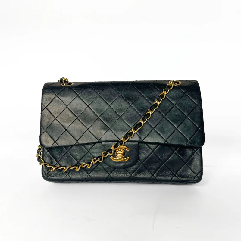 Chanel Classic Flap Bag Kleines Lammfellleder