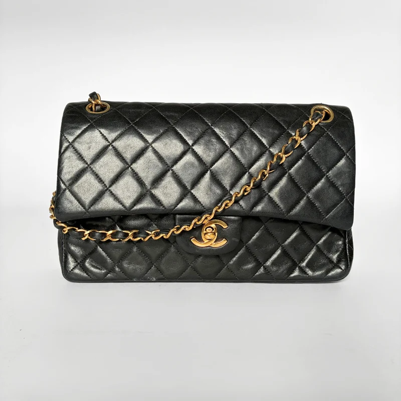 Chanel Classic Flap Bag Mittleres Lammleder