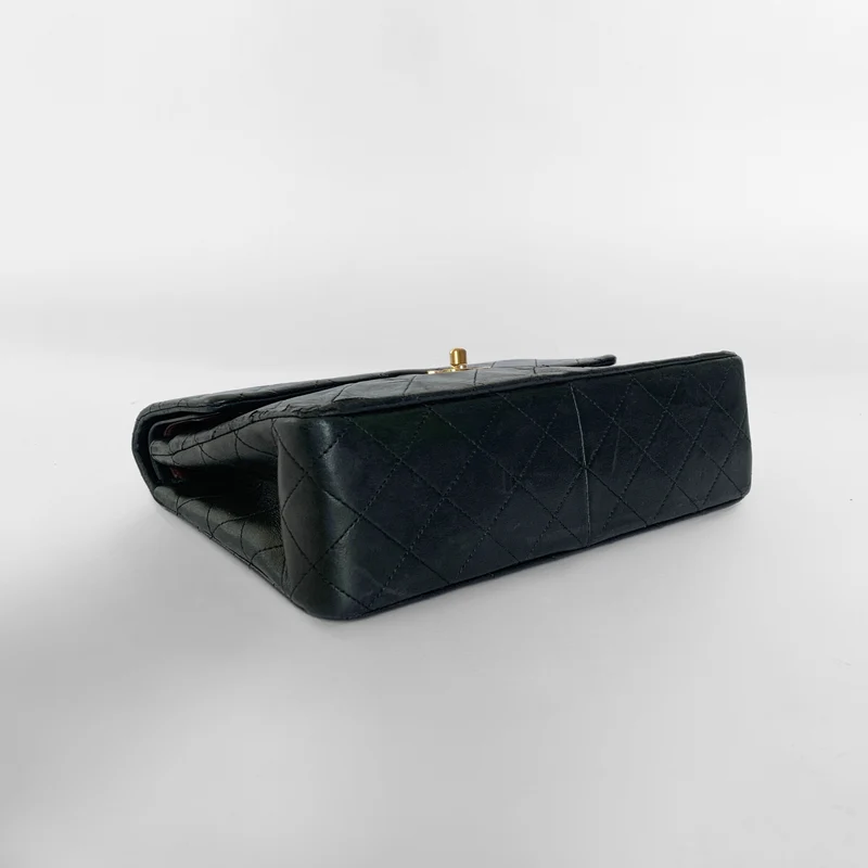 Chanel Classic Flap Bag Mittelhohes Lammleder