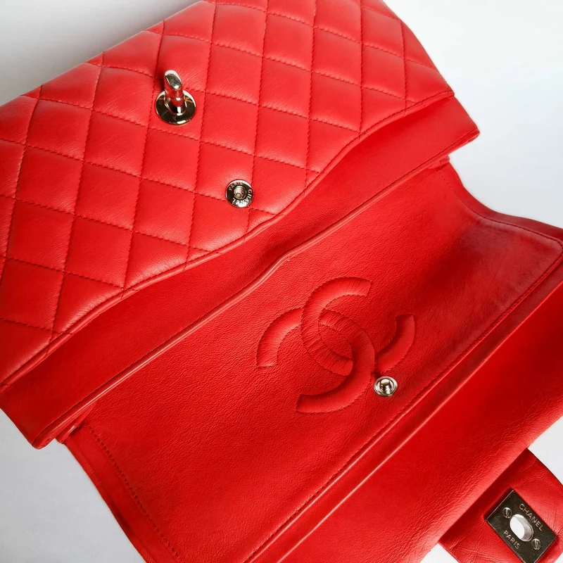 Chanel Classic Flap Bag Mittleres Lammleder