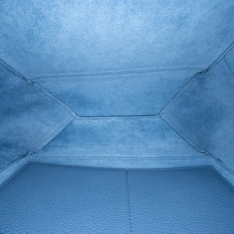 Trifold