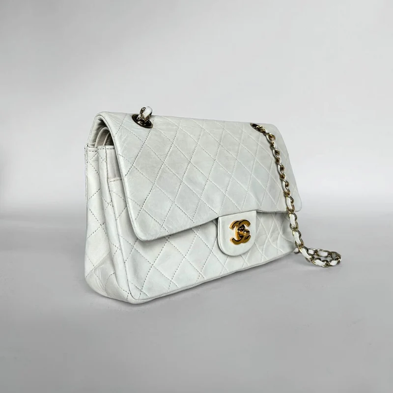 Chanel Classic Flap Bag Mittleres Lammleder