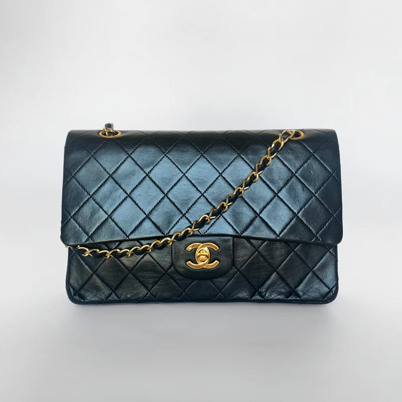 Chanel Classic Flap Bag Mittleres Lammleder