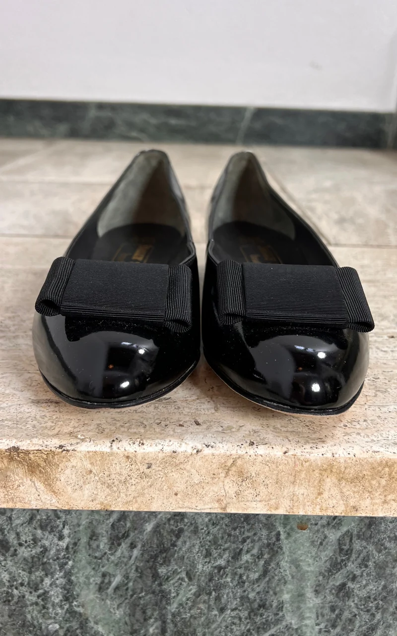 Vintage Bally Suisse Patent Bow Ballerines 38