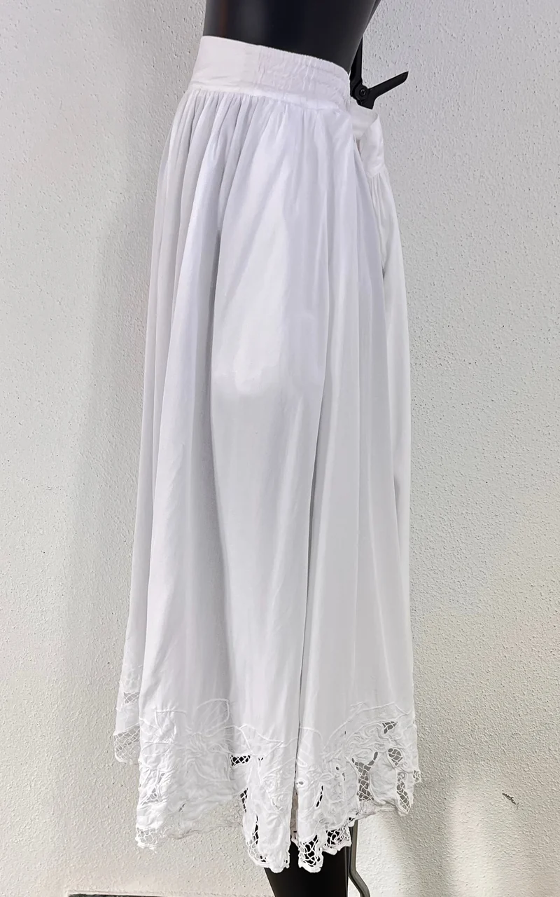 Vintage Apart Bali Lace Skirt