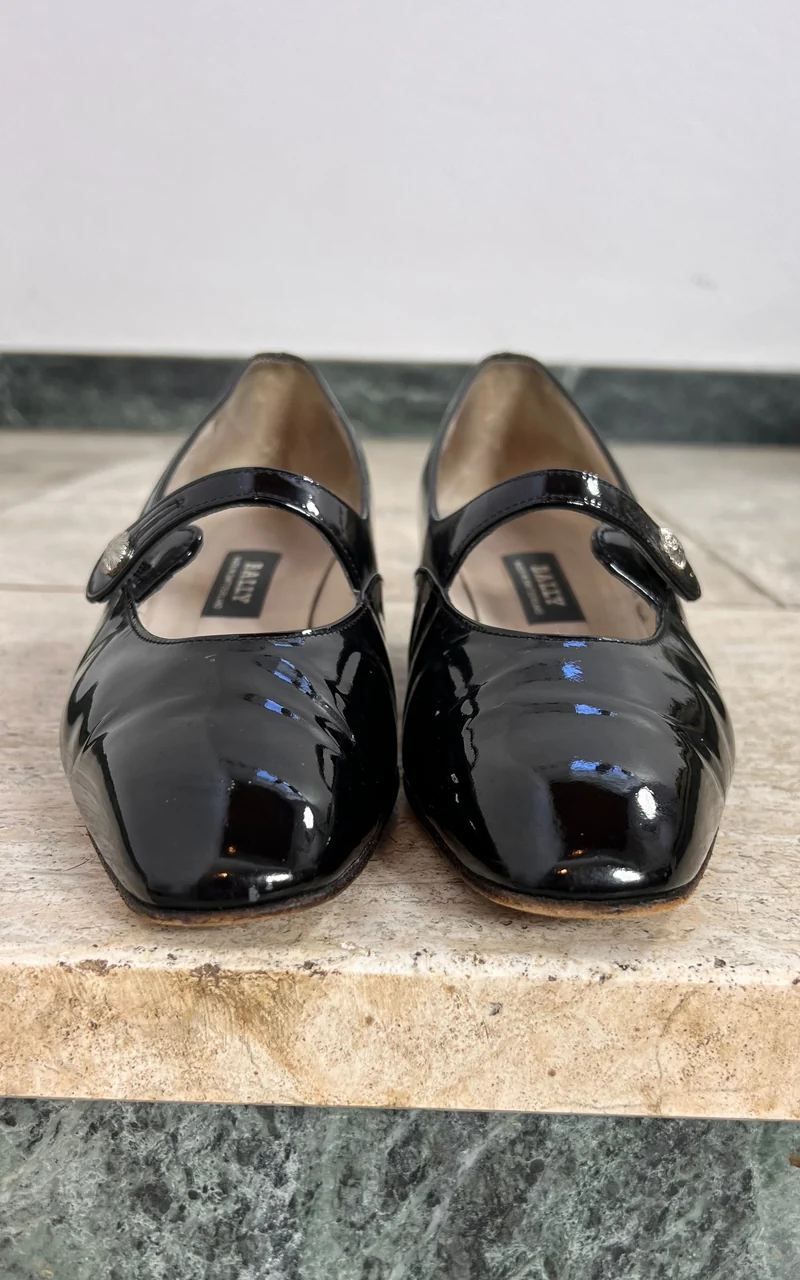 Vintage Bally Patent Leather Mary Jane Pump 39