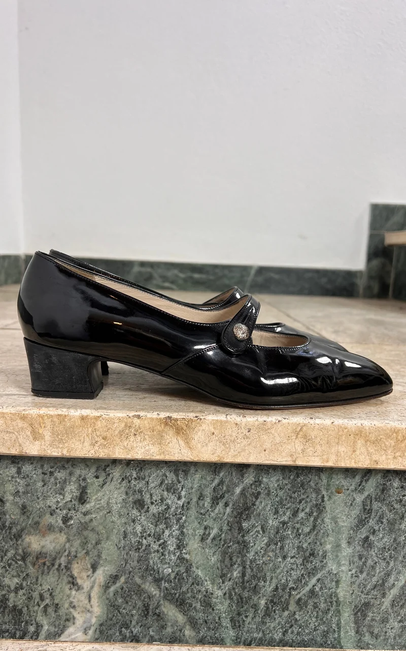 Vintage Bally Patent Leather Mary Jane Pump 39