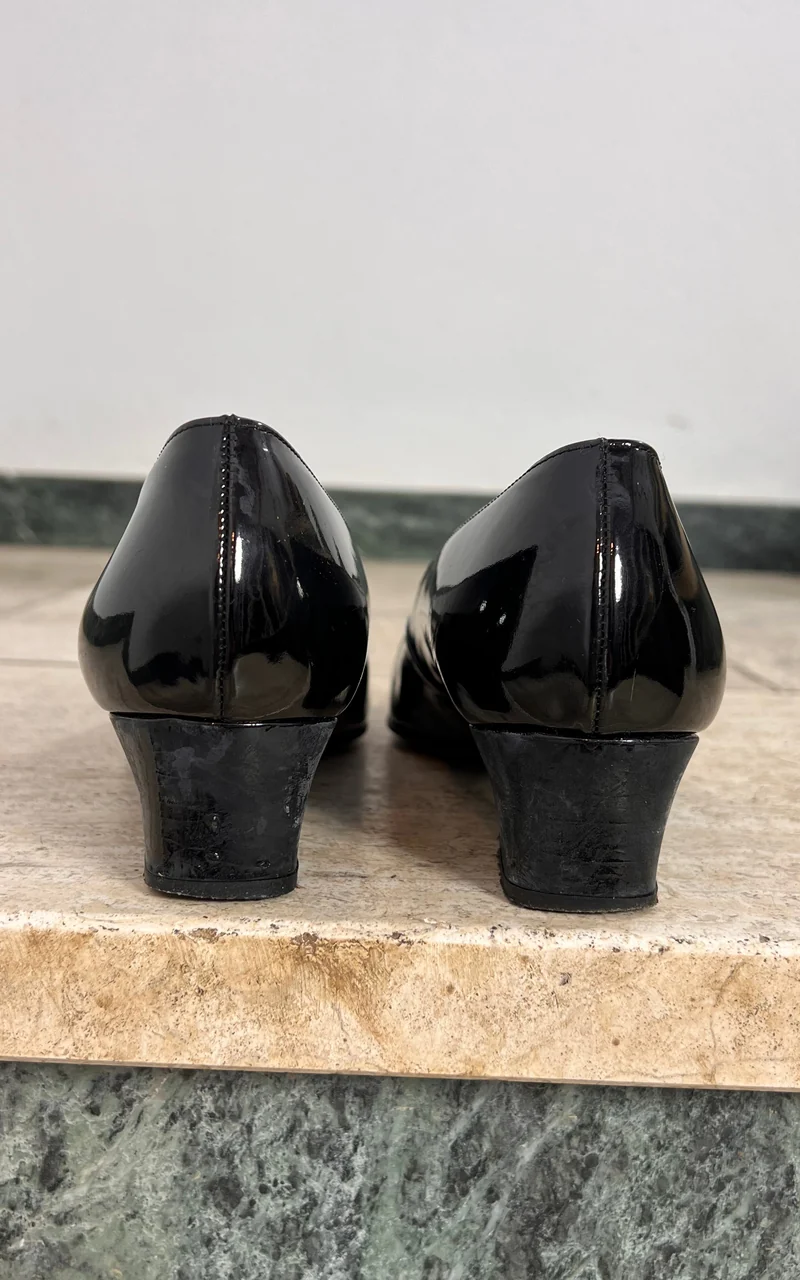 Vintage Bally Patent Leather Mary Jane Pump 39