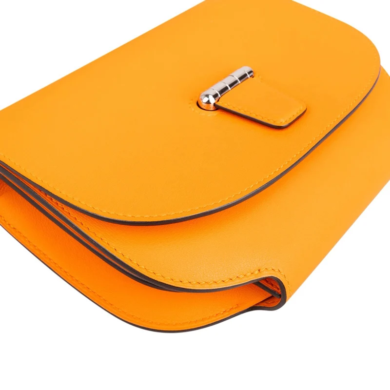 Hermès Swift Leather Convoyeur Crossbody Bag