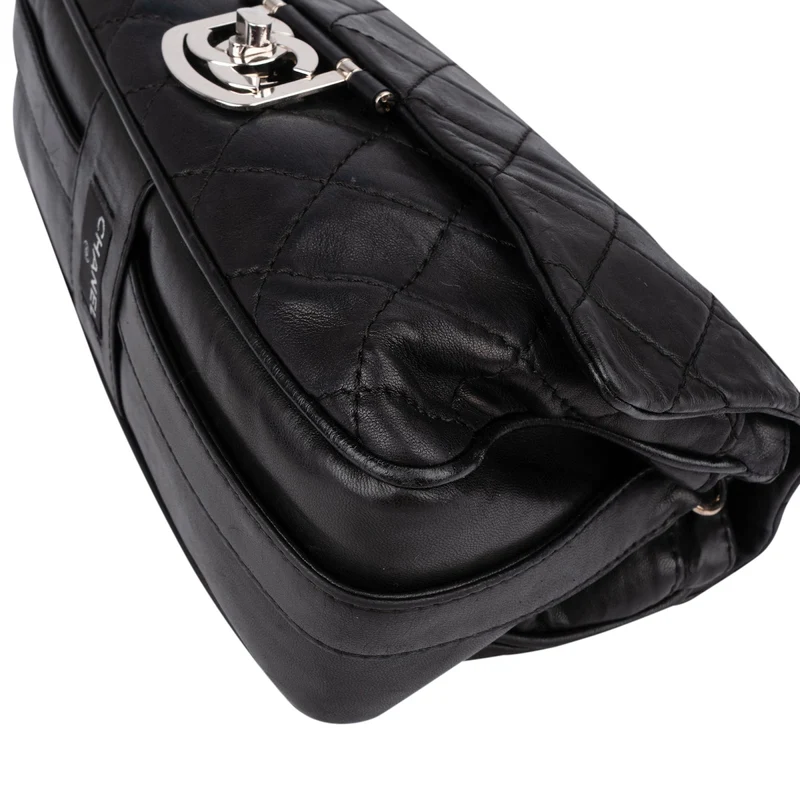 Chanel Quilted Lambskin Modern Palladium Chain Jumbo Single Flap Shoulder Bag