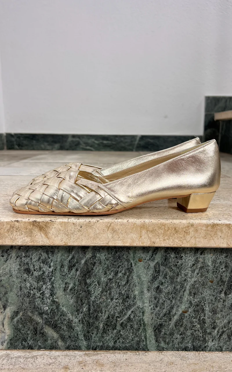Vintage Gold Woven Leather Pumps 38